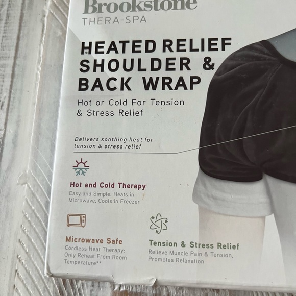 Brookstone Heated Relief Shoulder & Back Wrap Tension and Stress Relief - Picture 2 of 4